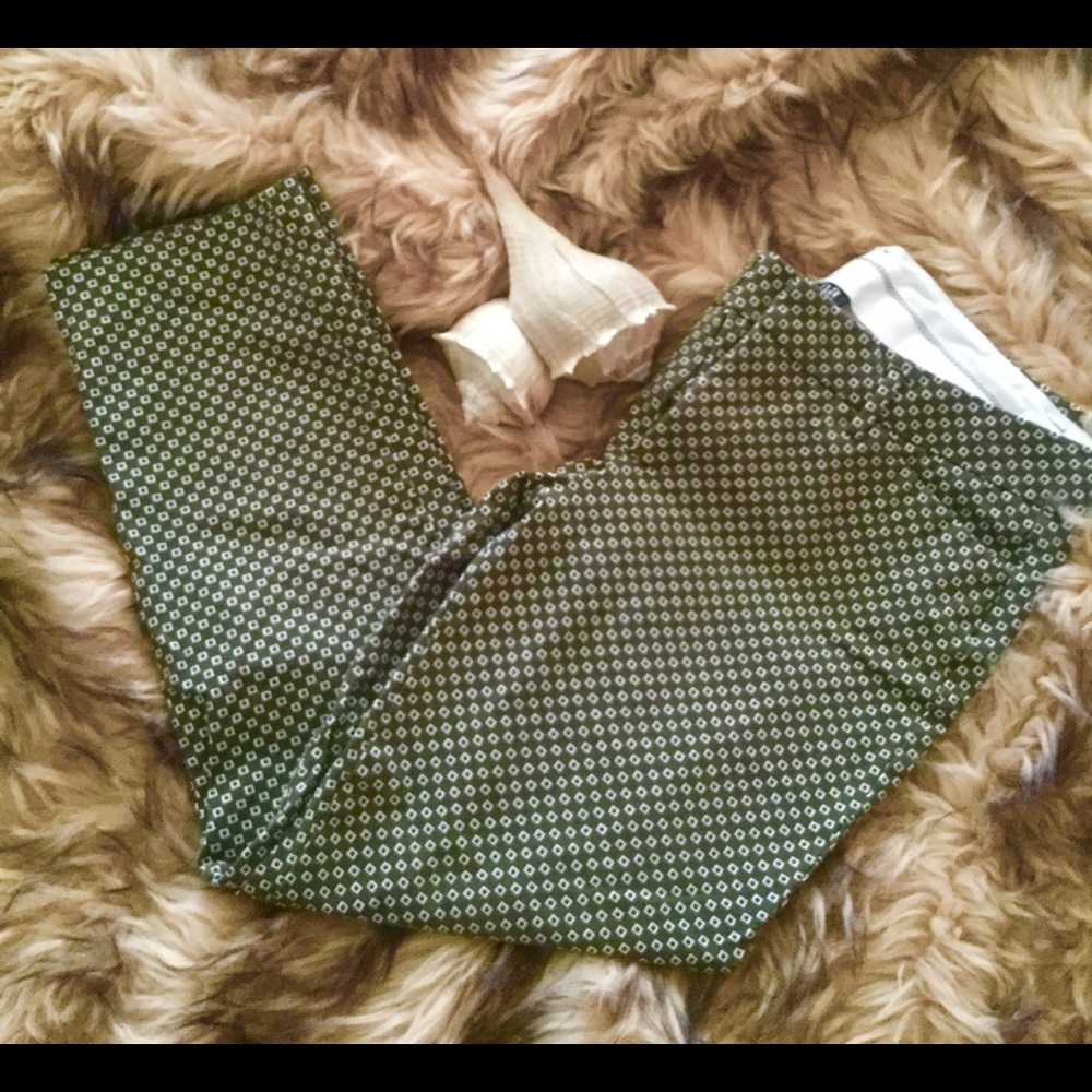 A.N.A. Olive green/White ankle pants sz 6 like New